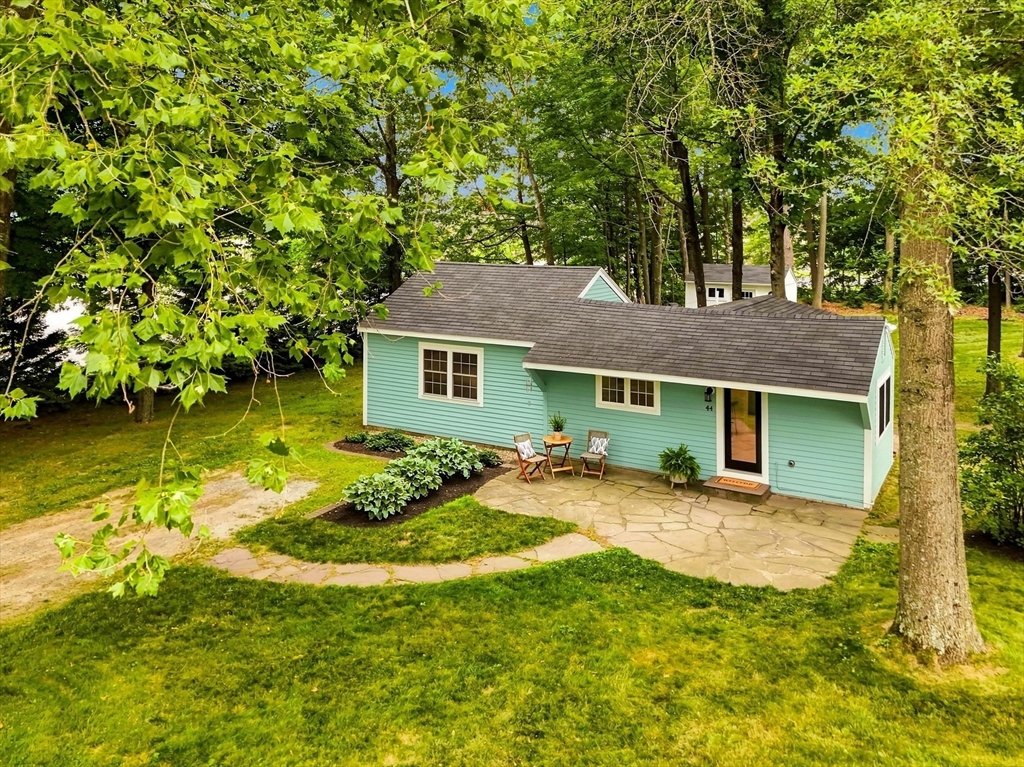 44 Oak Ave, Lunenburg, Massachusetts, 1 Bedroom Bedrooms, 3 Rooms Rooms,1 BathroomBathrooms,Residential,For Sale,Oak Ave,73552574