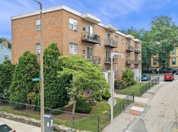 4 Robinwood Avenue, Boston, Massachusetts, 2 Bedrooms Bedrooms, 4 Rooms Rooms,1 BathroomBathrooms,Residential,For Sale,Robinwood Avenue,73552582