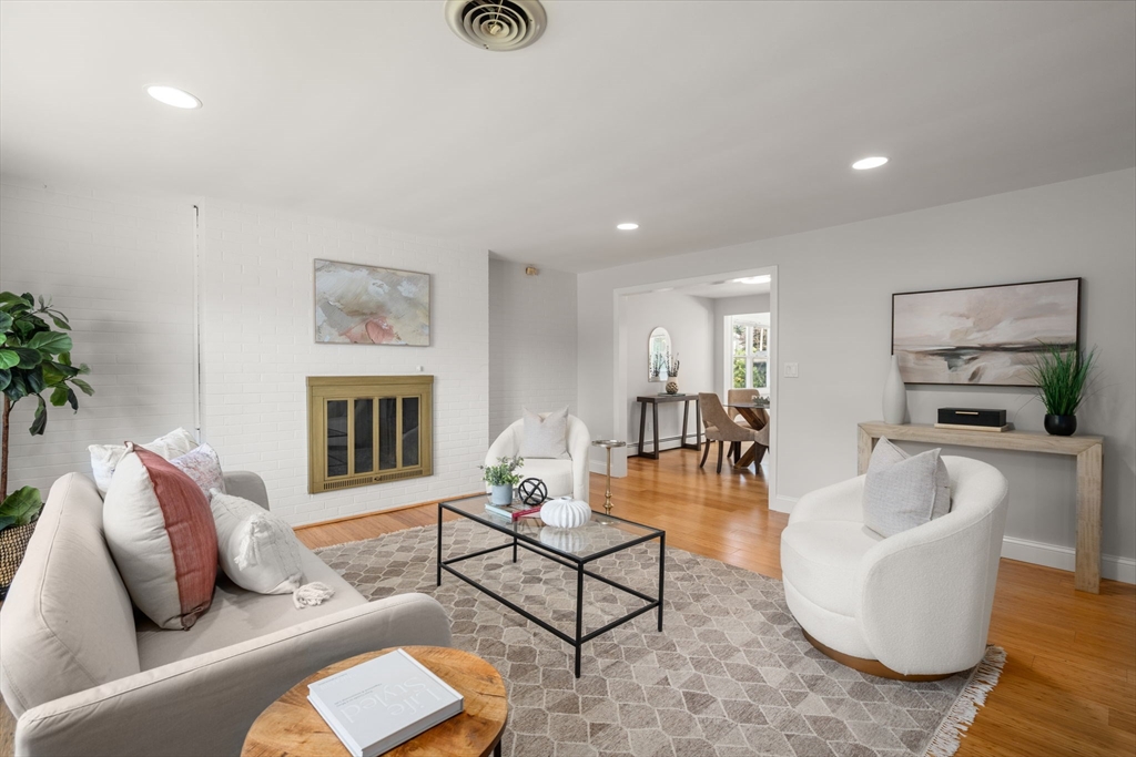 62 James St, Newton, Massachusetts, 4 Bedrooms Bedrooms, 6 Rooms Rooms,2.5 BathroomsBathrooms,Residential,For Sale,James St,73552584