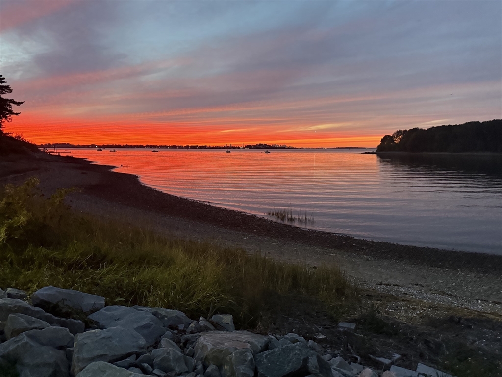 300 River St, Weymouth, Massachusetts, 2 Bedrooms Bedrooms, 4 Rooms Rooms,1 BathroomBathrooms,Residential Lease,For Rent,River St,73552606