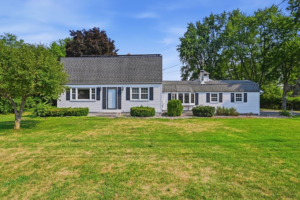 38 Martin Farms Rd, Hampden, Massachusetts, 4 Bedrooms Bedrooms, 8 Rooms Rooms,2 BathroomsBathrooms,Residential,For Sale,Martin Farms Rd,73552625