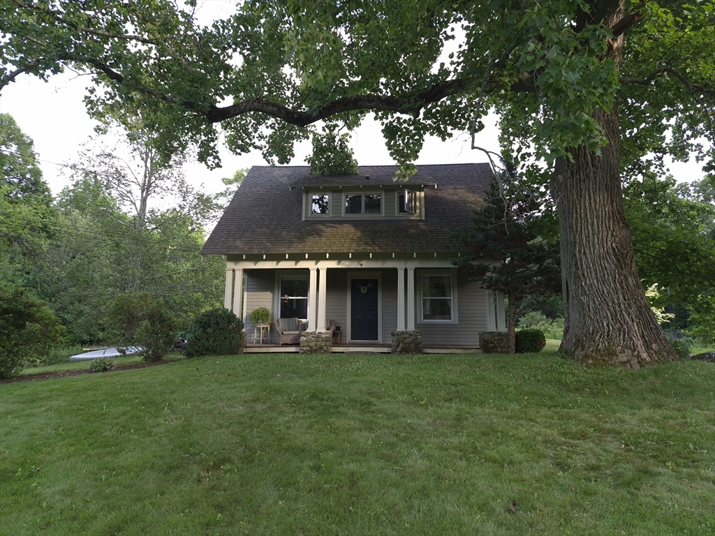 116 Hill Street, Topsfield, Massachusetts, 2 Bedrooms Bedrooms, 8 Rooms Rooms,1 BathroomBathrooms,Residential,For Sale,Hill Street,73552629