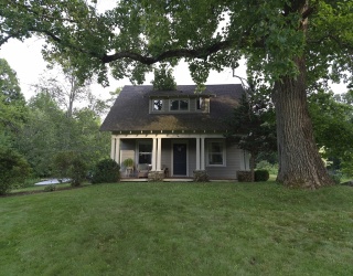 116 Hill Street, Topsfield, Massachusetts, 2 Bedrooms Bedrooms, 8 Rooms Rooms,1 BathroomBathrooms,Residential,For Sale,Hill Street,73552629