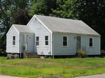 28 Pleasant St, Hanson, Massachusetts, 2 Bedrooms Bedrooms, 5 Rooms Rooms,1 BathroomBathrooms,Residential,For Sale,Pleasant St,73552645