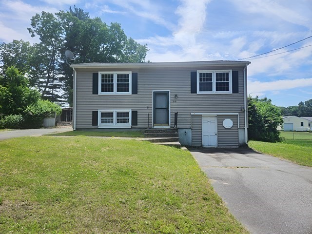 30 Circuit Ave, Ludlow, Massachusetts, 3 Bedrooms Bedrooms, 5 Rooms Rooms,1 BathroomBathrooms,Residential,For Sale,Circuit Ave,73534386