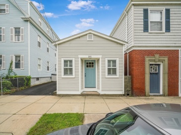 381 Wood St, Bristol, Rhode Island, 1 Bedroom Bedrooms, 3 Rooms Rooms,1 BathroomBathrooms,Residential,For Sale,Wood St,73552655