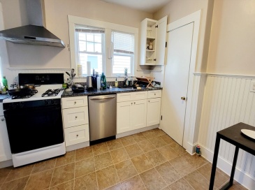 158 W Adams, Somerville, Massachusetts, 3 Bedrooms Bedrooms, 6 Rooms Rooms,1 BathroomBathrooms,Residential Lease,For Rent,W Adams,73552658
