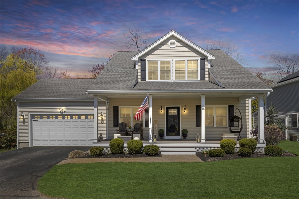 10 Charles View Lane, Medway, Massachusetts, 4 Bedrooms Bedrooms, 10 Rooms Rooms,4.5 BathroomsBathrooms,Residential,For Sale,Charles View Lane,73552558