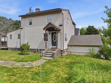 77 Holden St, Worcester, Massachusetts, 3 Bedrooms Bedrooms, 7 Rooms Rooms,2 BathroomsBathrooms,Residential,For Sale,Holden St,73552526