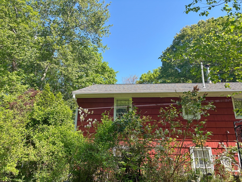 148 Summer St, Easton, Massachusetts, 3 Bedrooms Bedrooms, 5 Rooms Rooms,1 BathroomBathrooms,Residential,For Sale,Summer St,73552309