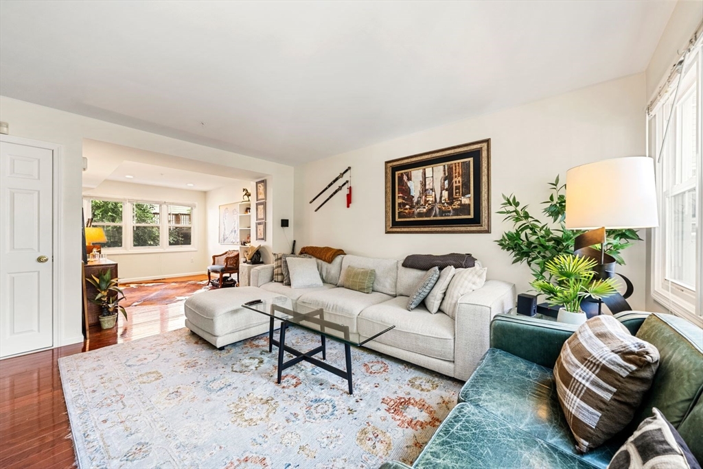 54 Crescent Ave, Boston, Massachusetts, 2 Bedrooms Bedrooms, 6 Rooms Rooms,1.5 BathroomsBathrooms,Residential Lease,For Rent,Crescent Ave,73552335