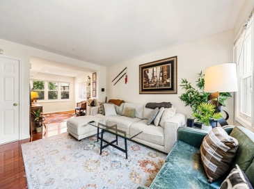 54 Crescent Ave, Boston, Massachusetts, 2 Bedrooms Bedrooms, 6 Rooms Rooms,1.5 BathroomsBathrooms,Residential Lease,For Rent,Crescent Ave,73552335