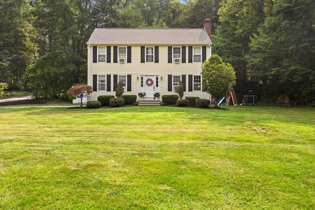 530 Chestnut Hill Road, Millville, Massachusetts, 3 Bedrooms Bedrooms, 6 Rooms Rooms,1.5 BathroomsBathrooms,Residential,For Sale,Chestnut Hill Road,73552361