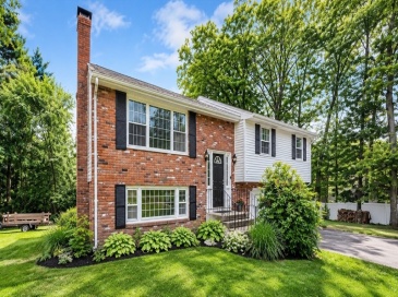 262 Daniels St, Franklin, Massachusetts, 4 Bedrooms Bedrooms, 6 Rooms Rooms,2 BathroomsBathrooms,Residential,For Sale,Daniels St,73545085