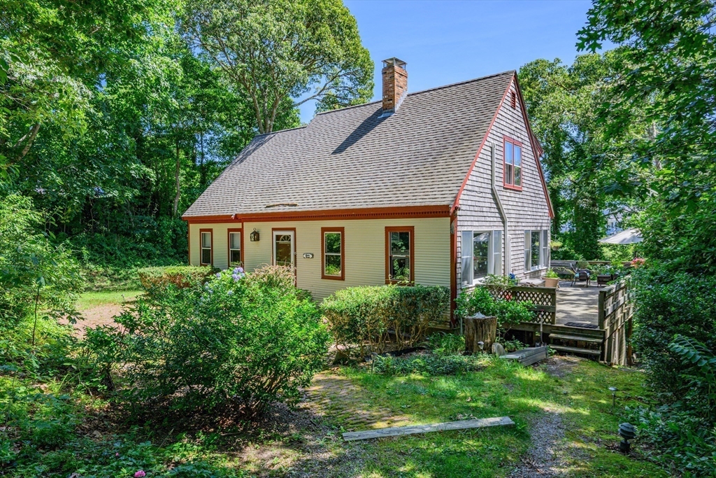19 Joshuas Way, Chatham, Massachusetts, 4 Bedrooms Bedrooms, 7 Rooms Rooms,3.5 BathroomsBathrooms,Residential,For Sale,Joshuas Way,73552511
