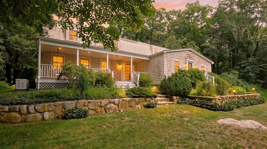 621 W Falmouth Hwy, Falmouth, Massachusetts, 5 Bedrooms Bedrooms, 11 Rooms Rooms,3.5 BathroomsBathrooms,Residential,For Sale,W Falmouth Hwy,73552518