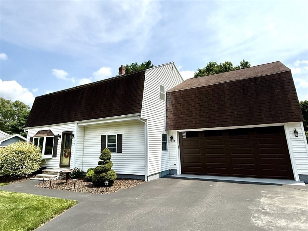 75 White Street, Raynham, Massachusetts, 4 Bedrooms Bedrooms, 8 Rooms Rooms,2 BathroomsBathrooms,Residential,For Sale,White Street,73552408