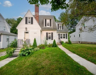 41 Dellwood Rd, Worcester, Massachusetts, 4 Bedrooms Bedrooms, 8 Rooms Rooms,2.5 BathroomsBathrooms,Residential,For Sale,Dellwood Rd,73552527