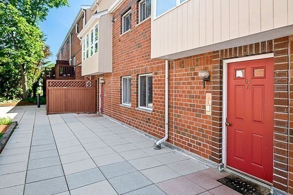 91 Spring St, Watertown, Massachusetts, 3 Bedrooms Bedrooms, 5 Rooms Rooms,2.5 BathroomsBathrooms,Residential Lease,For Rent,Spring St,73541539