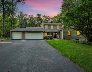 198 Meadow Wood Dr, Holden, Massachusetts, 4 Bedrooms Bedrooms, 11 Rooms Rooms,4 BathroomsBathrooms,Residential,For Sale,Meadow Wood Dr,73552123