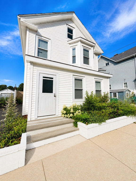 209 Fayette St, Lynn, Massachusetts, 3 Bedrooms Bedrooms, 6 Rooms Rooms,2 BathroomsBathrooms,Residential,For Sale,Fayette St,73552427