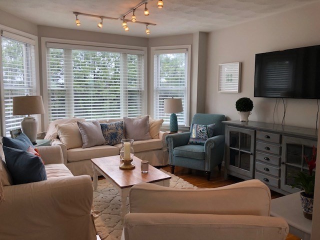 383 Maverick, Boston, Massachusetts, 2 Bedrooms Bedrooms, 6 Rooms Rooms,2 BathroomsBathrooms,Residential Lease,For Rent,Maverick,73552543