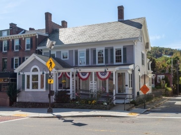 886 Main Street, Fitchburg, Massachusetts, 1 Bedroom Bedrooms, 3 Rooms Rooms,1 BathroomBathrooms,Residential Lease,For Rent,Main Street,73552549
