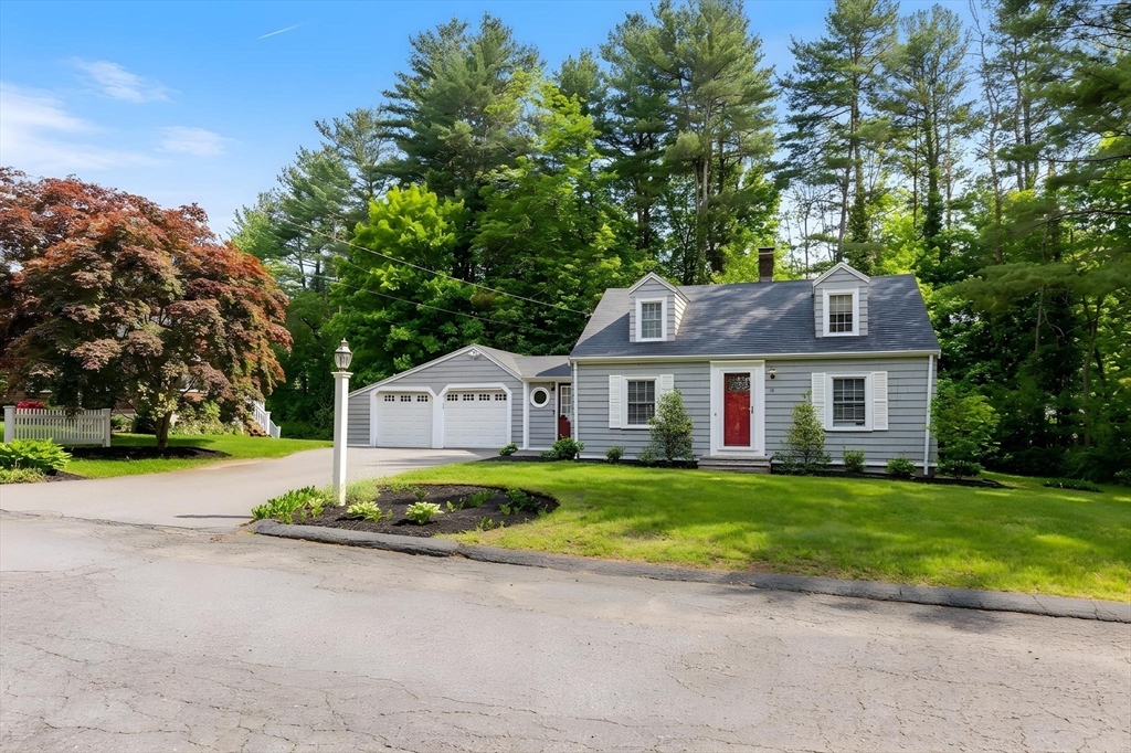 10 Forrest Rd, Walpole, Massachusetts, 3 Bedrooms Bedrooms, 7 Rooms Rooms,1.5 BathroomsBathrooms,Residential,For Sale,Forrest Rd,73524908