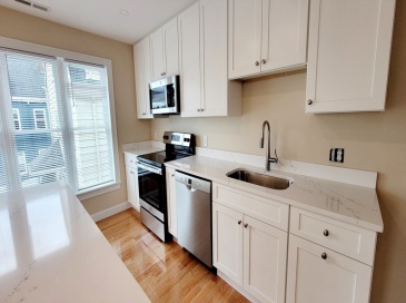 62-64 Waverly, Boston, Massachusetts, 4 Bedrooms Bedrooms, 6 Rooms Rooms,3 BathroomsBathrooms,Residential Lease,For Rent,Waverly,73552674