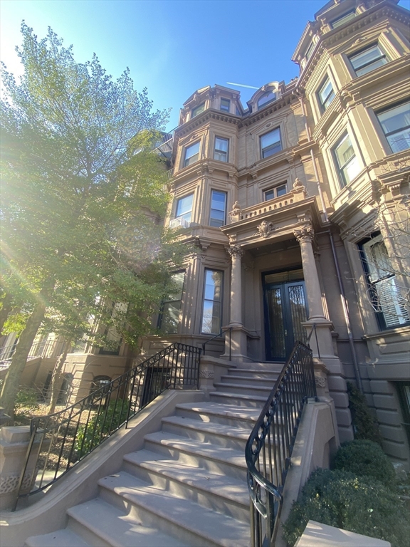39 Commonwealth, Boston, Massachusetts, 2 Rooms Rooms,1 BathroomBathrooms,Residential Lease,For Rent,Commonwealth,73552698