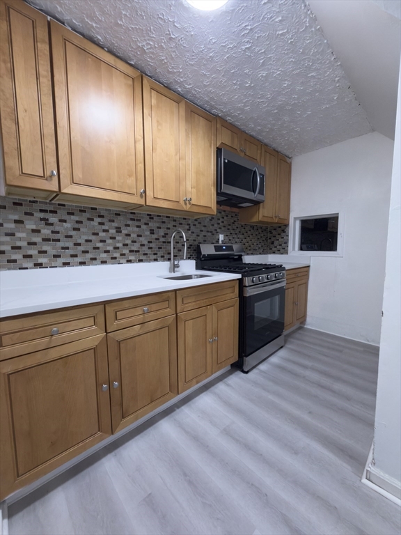 33 Greenbrier St., Boston, Massachusetts, 3 Bedrooms Bedrooms, 6 Rooms Rooms,1 BathroomBathrooms,Residential Lease,For Rent,Greenbrier St.,73552691
