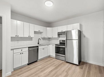 14 Pierce St, Foxboro, Massachusetts, 2 Bedrooms Bedrooms, 5 Rooms Rooms,1 BathroomBathrooms,Residential Lease,For Rent,Pierce St,73552703