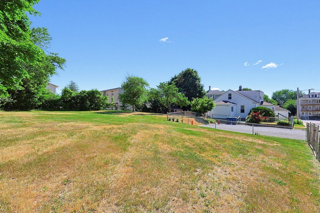 16 Lakeview St, Blackstone, Massachusetts, 2 Bedrooms Bedrooms, 5 Rooms Rooms,1 BathroomBathrooms,Residential,For Sale,Lakeview St,73552699