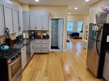 233 Chelsea, Boston, Massachusetts, 2 Bedrooms Bedrooms, 4 Rooms Rooms,1 BathroomBathrooms,Residential Lease,For Rent,Chelsea,73552713