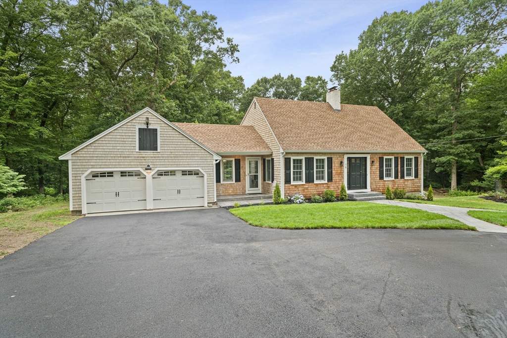 19 Barrington Way, Scituate, Massachusetts, 5 Bedrooms Bedrooms, 10 Rooms Rooms,2.5 BathroomsBathrooms,Residential,For Sale,Barrington Way,73552731
