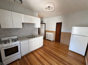 869 Brock Ave, New Bedford, Massachusetts, 2 Bedrooms Bedrooms, 5 Rooms Rooms,1 BathroomBathrooms,Residential Lease,For Rent,Brock Ave,73552729