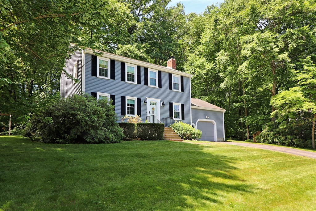 50 Sunset Drive, Milford, Massachusetts, 4 Bedrooms Bedrooms, 9 Rooms Rooms,2 BathroomsBathrooms,Residential,For Sale,Sunset Drive,73537284