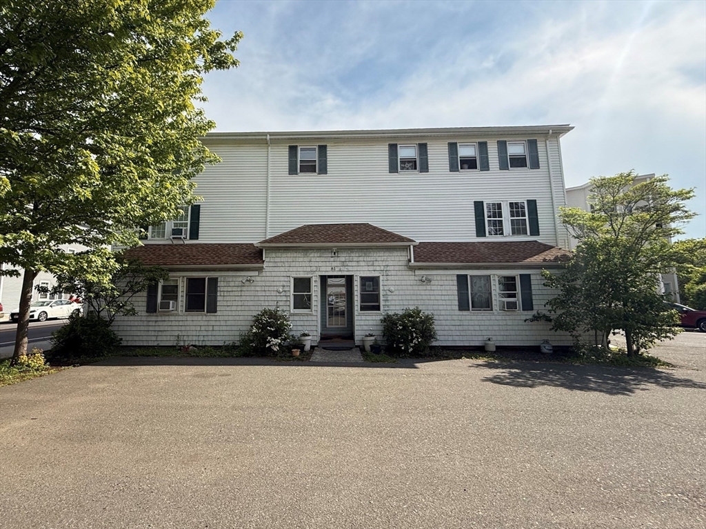 81 Cabot St, Beverly, Massachusetts, 1 Bedroom Bedrooms, 2 Rooms Rooms,1 BathroomBathrooms,Residential,For Sale,Cabot St,73526133