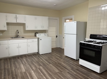 42 Pearl St, Everett, Massachusetts, 2 Bedrooms Bedrooms, 5 Rooms Rooms,1 BathroomBathrooms,Residential Lease,For Rent,Pearl St,73511072
