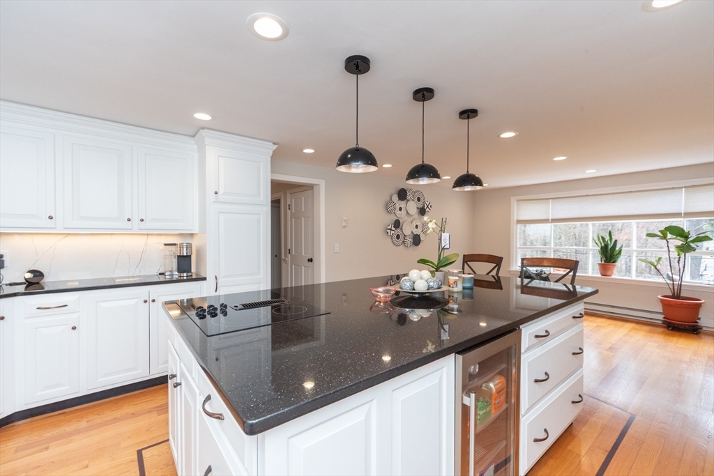 74 Wayside Inn Rd, Marlborough, Massachusetts, 6 Bedrooms Bedrooms, 15 Rooms Rooms,4.5 BathroomsBathrooms,Residential,For Sale,Wayside Inn Rd,73502988