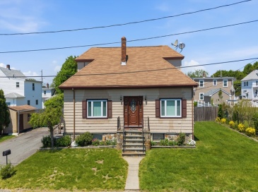53 Rogers St, New Bedford, Massachusetts, 3 Bedrooms Bedrooms, 6 Rooms Rooms,2 BathroomsBathrooms,Residential,For Sale,Rogers St,73523457