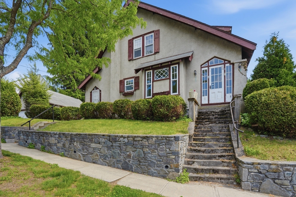 2 Jeppson Avenue, Worcester, Massachusetts, 3 Bedrooms Bedrooms, 6 Rooms Rooms,1 BathroomBathrooms,Residential,For Sale,Jeppson Avenue,73522685