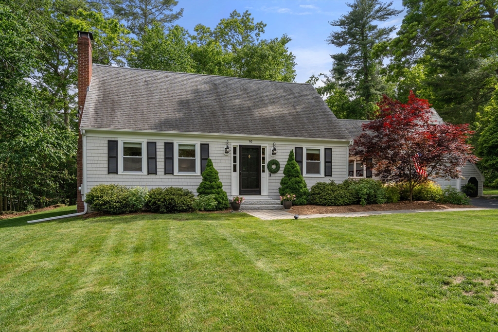 10 James Rd, Hanover, Massachusetts, 4 Bedrooms Bedrooms, 8 Rooms Rooms,2 BathroomsBathrooms,Residential,For Sale,James Rd,73529651