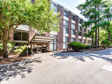 993 Massachusetts Ave, Arlington, Massachusetts, 1 Bedroom Bedrooms, 3 Rooms Rooms,1.5 BathroomsBathrooms,Residential,For Sale,Massachusetts Ave,73498504 993 Massachusetts Ave, Arlington, Massachusetts, 1 Bedroom Bedrooms, 3 Rooms Rooms,1.5 BathroomsBathrooms,Residential,For Sale,Massachusetts Ave,73498504
