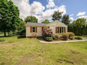 747 N Branch Pkwy, Springfield, Massachusetts, 3 Bedrooms Bedrooms, 5 Rooms Rooms,1 BathroomBathrooms,Residential,For Sale,N Branch Pkwy,73530642