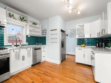 7 Meacham St, Somerville, Massachusetts, 2 Bedrooms Bedrooms, 5 Rooms Rooms,1.5 BathroomsBathrooms,Residential,For Sale,Meacham St,73498704