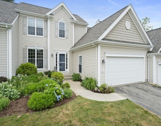 4 Schooner Way, Marshfield, Massachusetts, 2 Bedrooms Bedrooms, 6 Rooms Rooms,2.5 BathroomsBathrooms,Residential,For Sale,Schooner Way,73541425