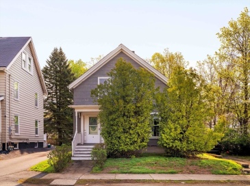 5 Washington St, Stoneham, Massachusetts, 3 Bedrooms Bedrooms, 6 Rooms Rooms,1 BathroomBathrooms,Residential,For Sale,Washington St,73552765 5 Washington St, Stoneham, Massachusetts, 3 Bedrooms Bedrooms, 6 Rooms Rooms,1 BathroomBathrooms,Residential,For Sale,Washington St,73552765