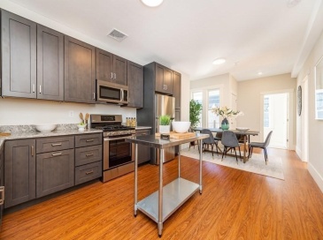 71 Adams Street, Somerville, Massachusetts, 4 Bedrooms Bedrooms, 6 Rooms Rooms,2 BathroomsBathrooms,Residential Lease,For Rent,Adams Street,73552773