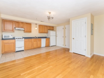 10 Middle Street Ct, Waltham, Massachusetts, 1 Bedroom Bedrooms, 3 Rooms Rooms,1 BathroomBathrooms,Residential Lease,For Rent,Middle Street Ct,73552777 10 Middle Street Ct, Waltham, Massachusetts, 1 Bedroom Bedrooms, 3 Rooms Rooms,1 BathroomBathrooms,Residential Lease,For Rent,Middle Street Ct,73552777